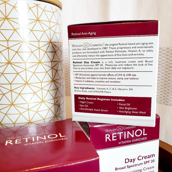 3 Pc Skincare Cosmetics Day Cream With SPF 20 Daily Moisturizing Cream - Picture 5 of 7